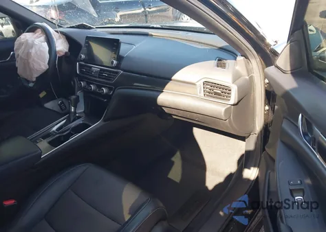 2018 Honda Accord Sport z USA, uszkodzony, nr VIN 1HGCV1F38JA148741